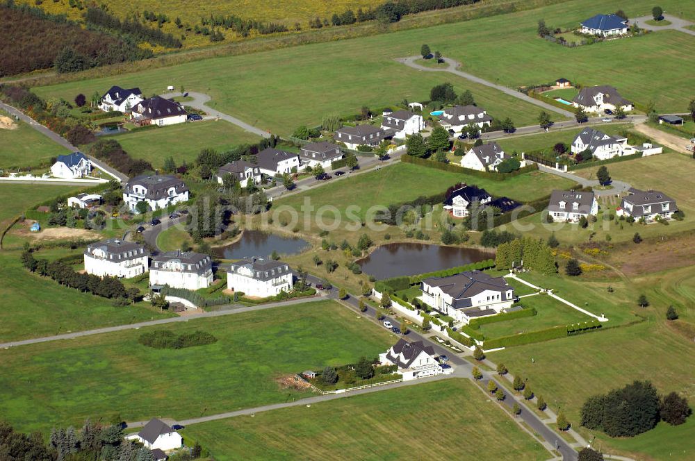 Michendorf from the bird's eye view: Blick auf die Wohnanlagen der HVB Immobilien am Areal des malerisch gelegenen Golf- und Country Club Seddiner See. Anschrift: Golf- und Country Club Seddiner See AG,Zum Weiher 44, 14552 Michendorf,Tel: 033205 / 73 20,Fax: 033205 / 73 229