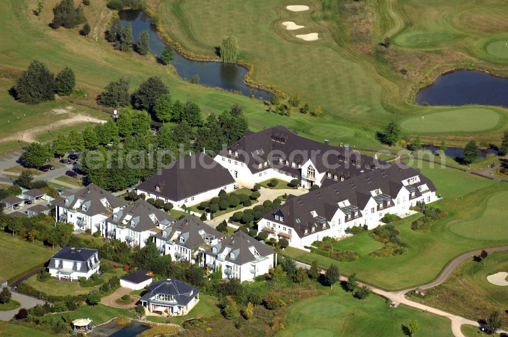 Aerial image Michendorf - Blick auf die Wohnanlagen der HVB Immobilien am Areal des malerisch gelegenen Golf- und Country Club Seddiner See. Anschrift: Golf- und Country Club Seddiner See AG,Zum Weiher 44, 14552 Michendorf,Tel: 033205 / 73 20,Fax: 033205 / 73 229