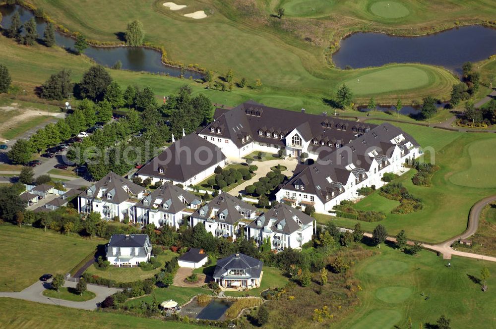 Aerial photograph Michendorf - Blick auf die Wohnanlagen der HVB Immobilien am Areal des malerisch gelegenen Golf- und Country Club Seddiner See. Anschrift: Golf- und Country Club Seddiner See AG,Zum Weiher 44, 14552 Michendorf,Tel: 033205 / 73 20,Fax: 033205 / 73 229