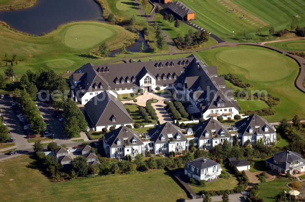 Aerial photograph Michendorf - Blick auf die Wohnanlagen der HVB Immobilien am Areal des malerisch gelegenen Golf- und Country Club Seddiner See. Anschrift: Golf- und Country Club Seddiner See AG,Zum Weiher 44, 14552 Michendorf,Tel: 033205 / 73 20,Fax: 033205 / 73 229