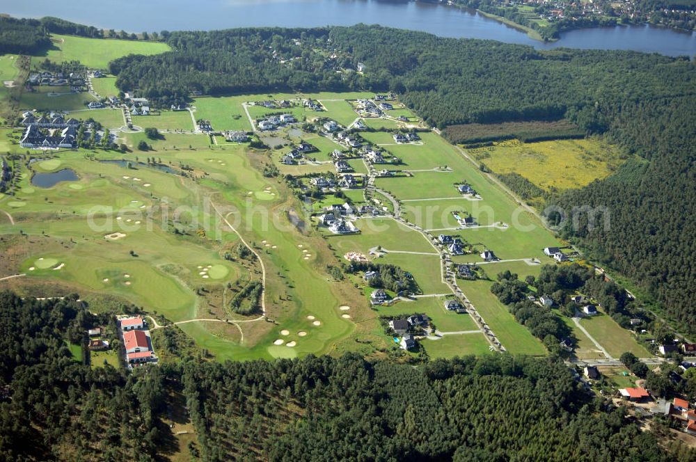 Aerial image Michendorf - Blick auf die Wohnanlagen der HVB Immobilien am Areal des malerisch gelegenen Golf- und Country Club Seddiner See. Anschrift: Golf- und Country Club Seddiner See AG,Zum Weiher 44, 14552 Michendorf,Tel: 033205 / 73 20,Fax: 033205 / 73 229