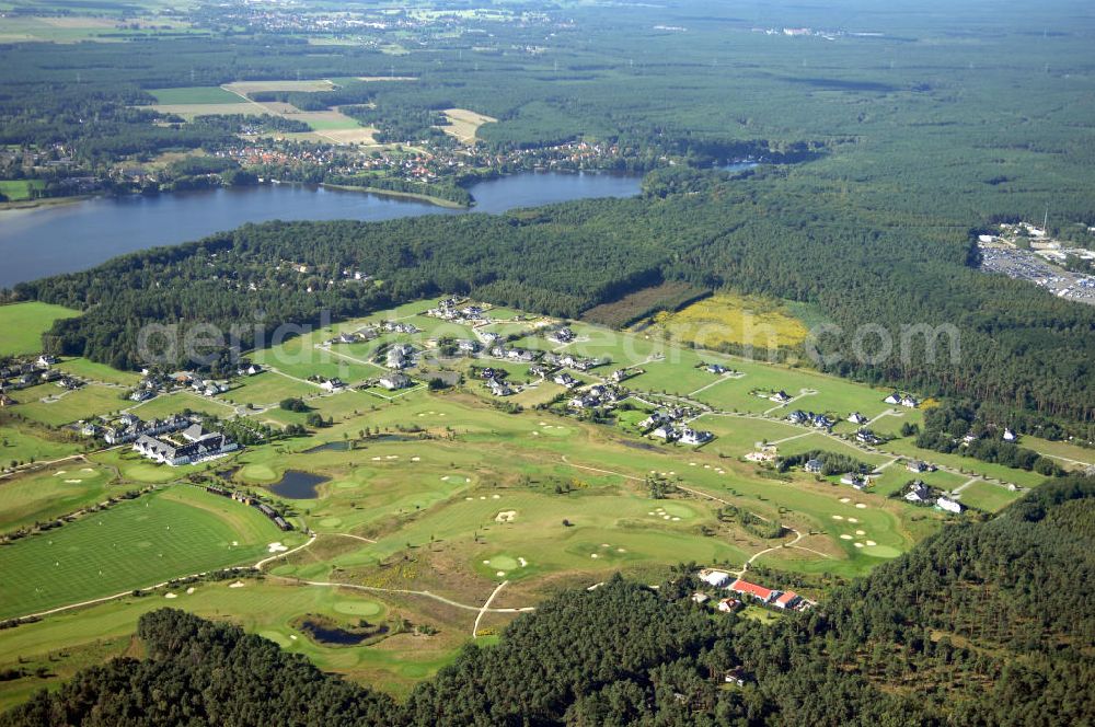 Michendorf from above - Blick auf die Wohnanlagen der HVB Immobilien am Areal des malerisch gelegenen Golf- und Country Club Seddiner See. Anschrift: Golf- und Country Club Seddiner See AG,Zum Weiher 44, 14552 Michendorf,Tel: 033205 / 73 20,Fax: 033205 / 73 229