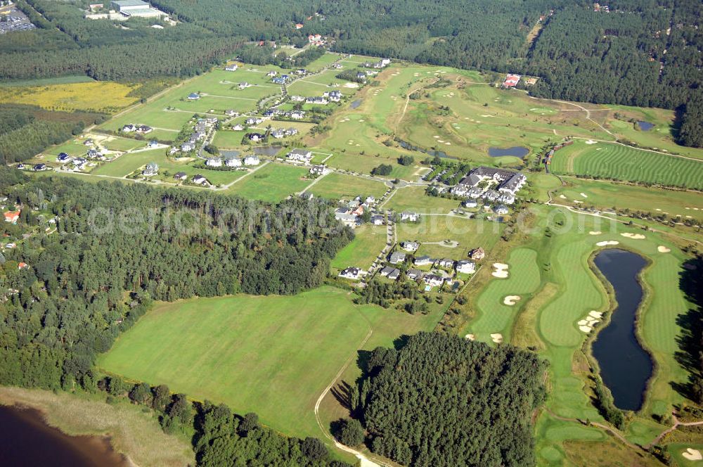 Aerial photograph Michendorf - Blick auf die Wohnanlagen der HVB Immobilien am Areal des malerisch gelegenen Golf- und Country Club Seddiner See. Anschrift: Golf- und Country Club Seddiner See AG,Zum Weiher 44, 14552 Michendorf,Tel: 033205 / 73 20,Fax: 033205 / 73 229