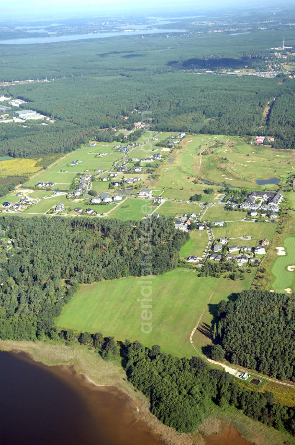 Michendorf from above - Blick auf die Wohnanlagen der HVB Immobilien am Areal des malerisch gelegenen Golf- und Country Club Seddiner See. Anschrift: Golf- und Country Club Seddiner See AG,Zum Weiher 44, 14552 Michendorf,Tel: 033205 / 73 20,Fax: 033205 / 73 229