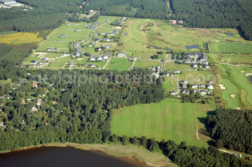 Aerial image Michendorf - Blick auf die Wohnanlagen der HVB Immobilien am Areal des malerisch gelegenen Golf- und Country Club Seddiner See. Anschrift: Golf- und Country Club Seddiner See AG,Zum Weiher 44, 14552 Michendorf,Tel: 033205 / 73 20,Fax: 033205 / 73 229