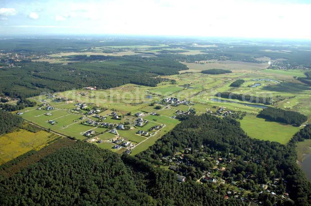 Aerial photograph Michendorf - Blick auf die Wohnanlagen der HVB Immobilien am Areal des malerisch gelegenen Golf- und Country Club Seddiner See. Anschrift: Golf- und Country Club Seddiner See AG,Zum Weiher 44, 14552 Michendorf,Tel: 033205 / 73 20,Fax: 033205 / 73 229