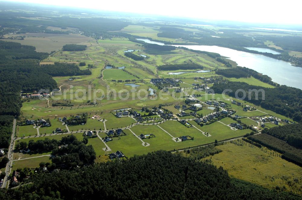 Aerial image Michendorf - Blick auf die Wohnanlagen der HVB Immobilien am Areal des malerisch gelegenen Golf- und Country Club Seddiner See. Anschrift: Golf- und Country Club Seddiner See AG,Zum Weiher 44, 14552 Michendorf,Tel: 033205 / 73 20,Fax: 033205 / 73 229