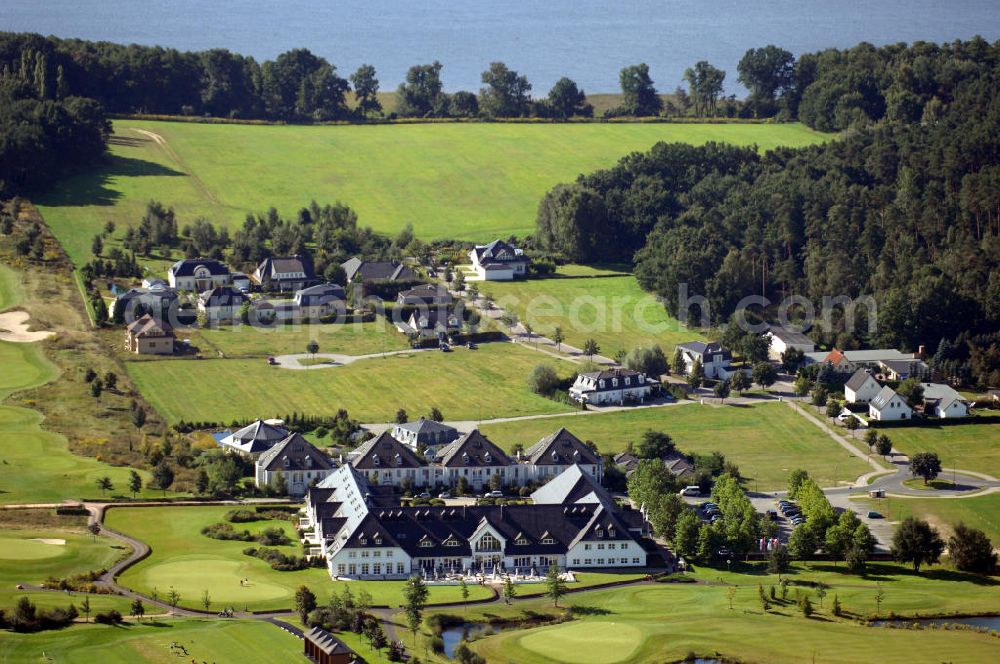 Aerial image Michendorf - Blick auf die Wohnanlagen der HVB Immobilien am Areal des malerisch gelegenen Golf- und Country Club Seddiner See. Anschrift: Golf- und Country Club Seddiner See AG,Zum Weiher 44, 14552 Michendorf,Tel: 033205 / 73 20,Fax: 033205 / 73 229