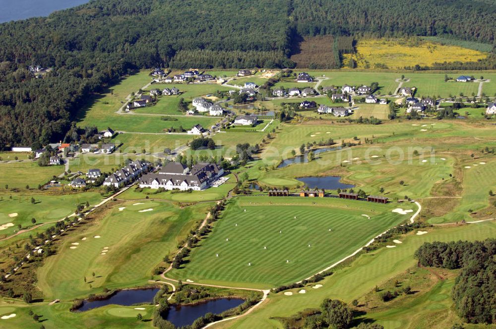 Aerial photograph Michendorf - Blick auf die Wohnanlagen der HVB Immobilien am Areal des malerisch gelegenen Golf- und Country Club Seddiner See. Anschrift: Golf- und Country Club Seddiner See AG,Zum Weiher 44, 14552 Michendorf,Tel: 033205 / 73 20,Fax: 033205 / 73 229