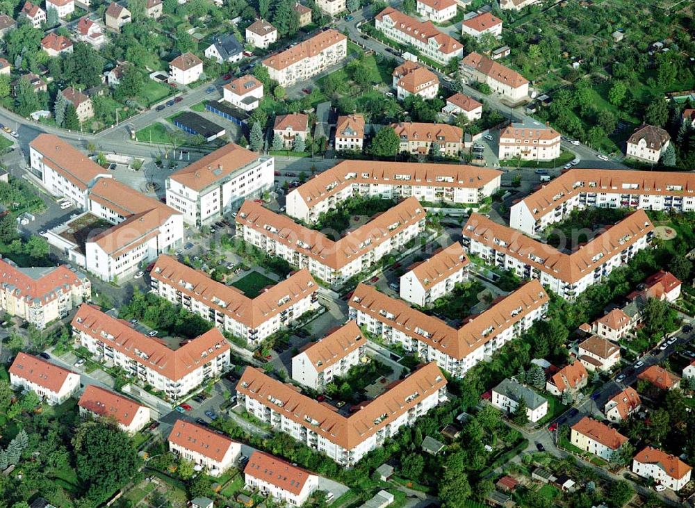 Dresden - Niedersedlitz from the bird's eye view: Wohnanlagen der MÜBAU an der Lugauer Straße / Niedersedlitzer Platz in Dresden - Niedersedlitz.