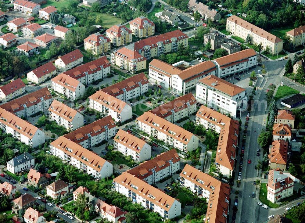 Aerial photograph Dresden - Niedersedlitz - Wohnanlagen der MÜBAU an der Lugauer Straße / Niedersedlitzer Platz in Dresden - Niedersedlitz.