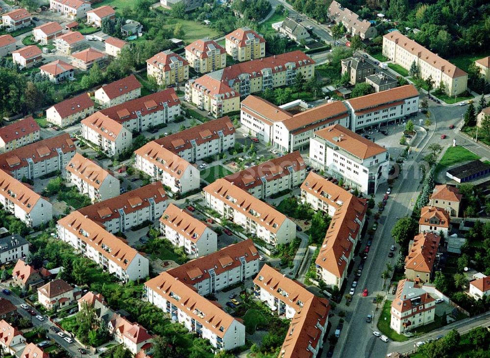 Dresden - Niedersedlitz from above - Wohnanlagen der MÜBAU an der Lugauer Straße / Niedersedlitzer Platz in Dresden - Niedersedlitz.