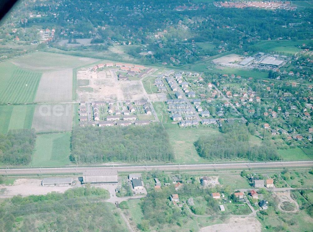 Aerial photograph Dallgow / Brandenburg - Wohnanlagenneubau der Content Berlin Bauträger GmbH in Dallgow / Brandenburg. c/o.: Info-Center Dallgow Triftstraße 72 14624 Dallgow Tel.: 03322-237627 / Fax.: ... 200416