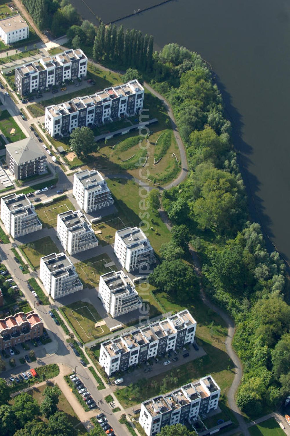 Berlin from the bird's eye view: Apartment buildings in Berlin-Rummelsburg