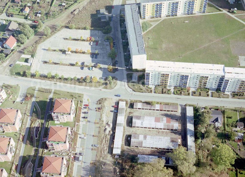 Bernau - Friedensthal from above - Wohnbauten der DKB Grundbesitzvermittlung GmbH an der Newastraße / Ecke Elbestraße im Wohngebiet Friedensthal in Bernau.