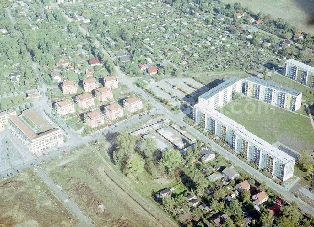 Aerial image Bernau - Friedensthal - Wohnbauten der DKB Grundbesitzvermittlung GmbH an der Newastraße / Ecke Elbestraße im Wohngebiet Friedensthal in Bernau.