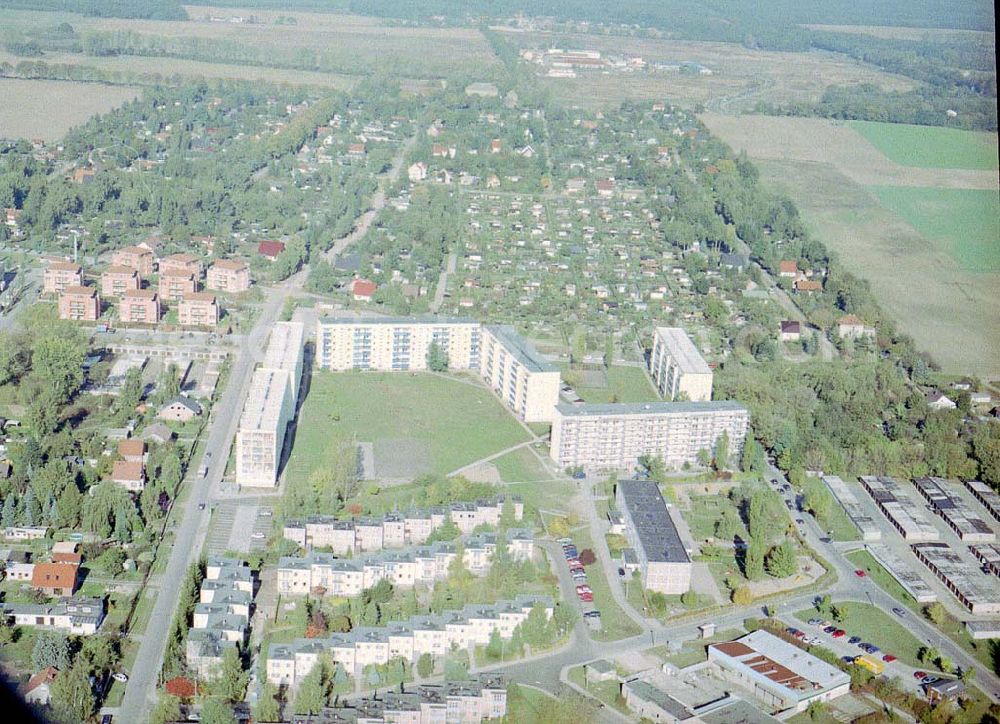 Aerial image Bernau - Friedensthal - Wohnbauten der DKB Grundbesitzvermittlung GmbH an der Newastraße / Ecke Elbestraße im Wohngebiet Friedensthal in Bernau.