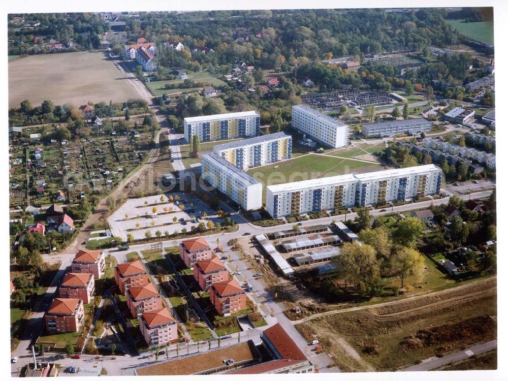 Bernau - Friedensthal from above - Wohnbauten der DKB Grundbesitzvermittlung GmbH an der Newastraße / Ecke Elbestraße im Wohngebiet Friedensthal in Bernau.