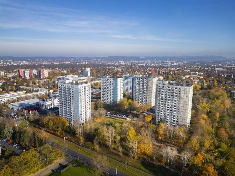 Aerial photograph Dresden - Residential buildings and high-rise buildings in Zschertnitz in Dresden in the state of Saxony, Germany