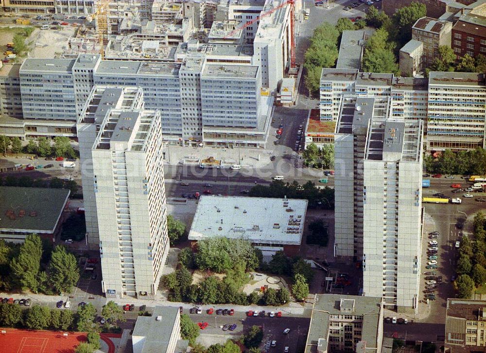 Aerial photograph Berlin - Wohnbauten an der Leipziger Straße in Berlin-Mitte.