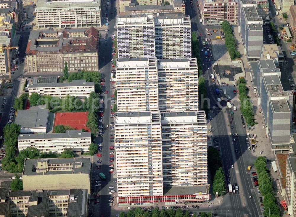 Aerial photograph Berlin - Wohnbauten an der Leipziger Straße in Berlin-Mitte.