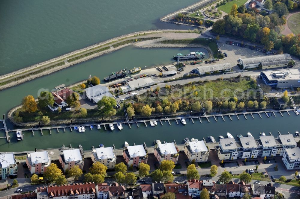 Speyer from above - Pleasure boat marina with docks and moorings on the shore area of alten Hafen on Rhein in Speyer in the state Rhineland-Palatinate, Germany