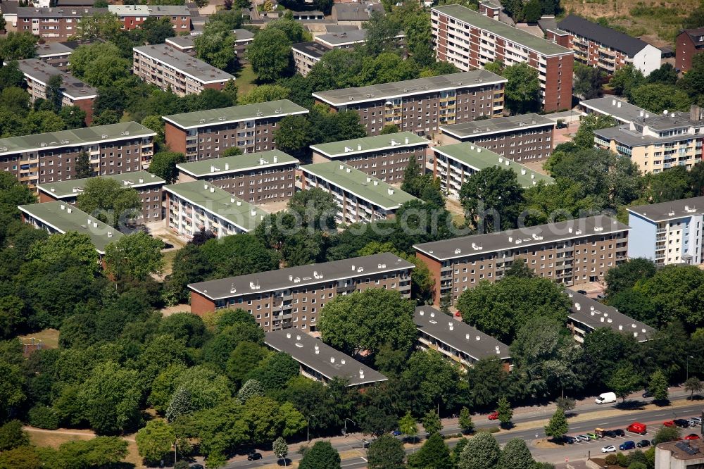 Aerial photograph Duisburg - View of apartment buildings in Duisburg in the state North Rhine-Westphalia