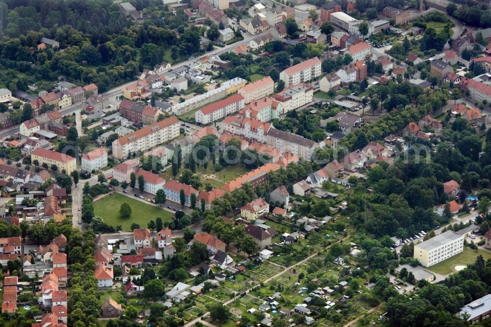 Aerial image Finsterwalde - Wohnensemble am Schillerplatz im Stadtzentrum von Finsterwalde im Bundesland Brandenburg.