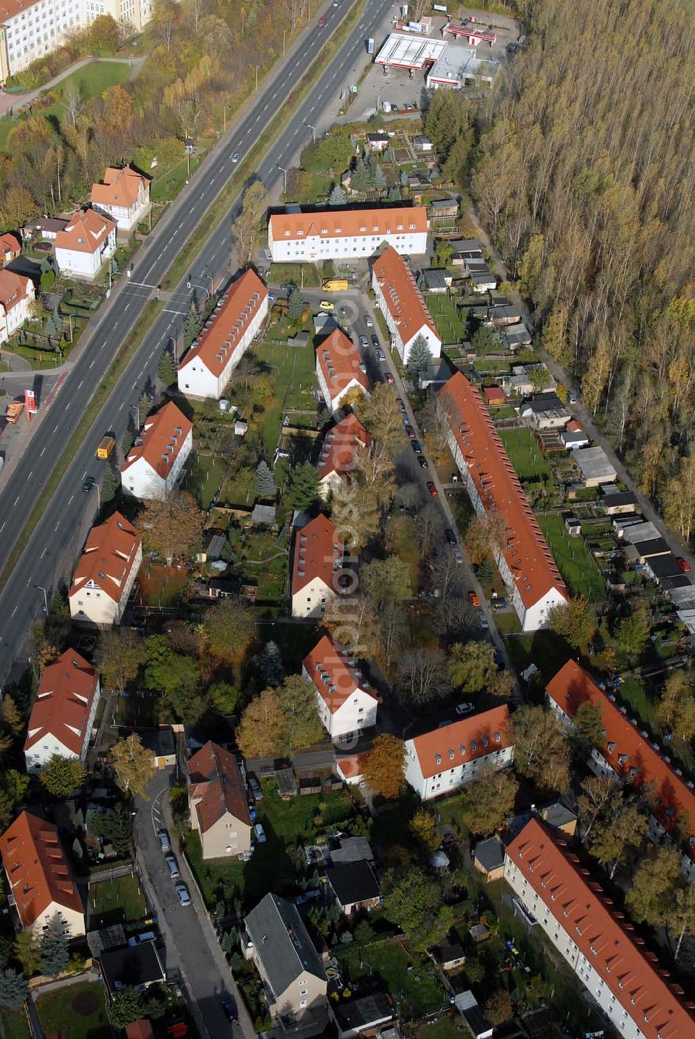 Aerial photograph Borna - Blick auf das Wohngebiet zwischen Leipziger Straße und Kesselhainer Straße.