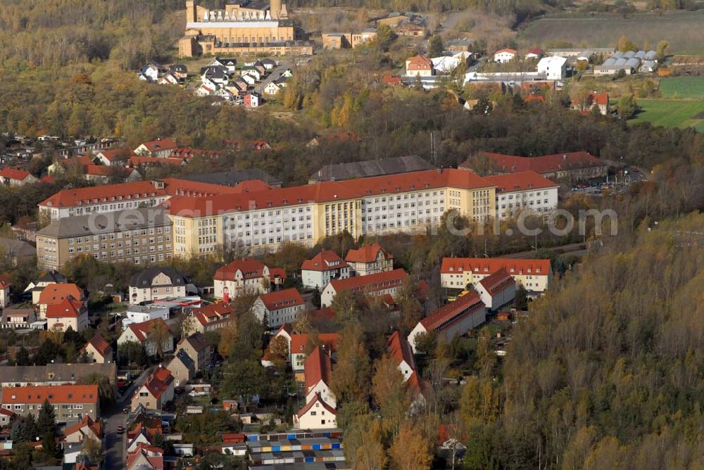 Borna from the bird's eye view: Blick auf das Wohngebiet zwischen Kesselhainer Straße und Leipziger Straße sowie die HELIOS Klinik Borna - ein Krankenhaus der Grund- und Regelversorgung. Die Klinik liegt zentral zwischen Leipzig und Chemnitz und bietet auf hohem diagnostischem und therapeutischem Niveau eine qualifizierte Akutmedizin. Kontakt: HELIOS Klinik Borna - Rudolf-Virchow-Straße 2, 04552 Borna - Tel.: (0 34 33) 21-0 - Telefax: (0 34 33) 21-11 05 - Email: postmaster@borna.helios-kliniken.de; Geschäftsführer: Dr. Roland Bantle - Tel.: (0 34 33) 21-10 02