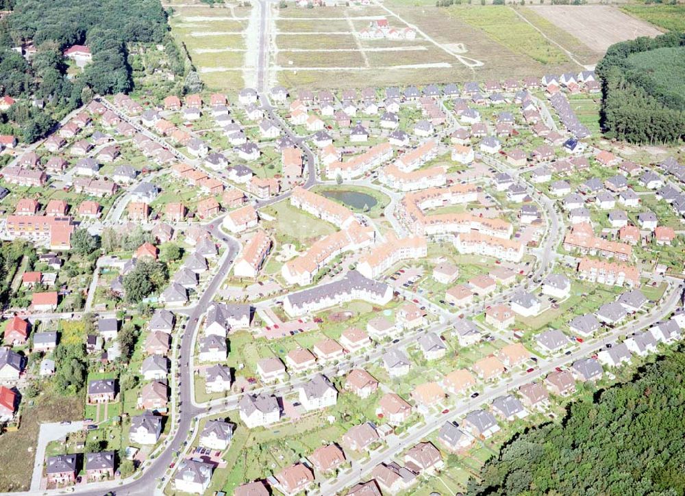 Potsdam / BRB from the bird's eye view: Wohngebiet Altes Rad am Großen Herzberg in Potsdam-Eiche.