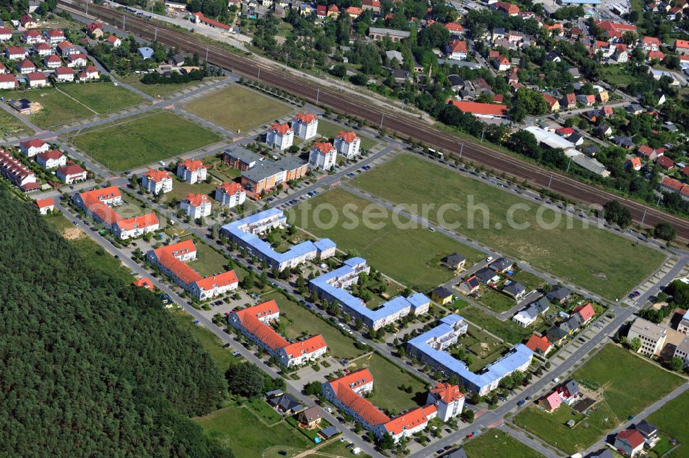 Aerial image Michendorf - Das Wohngebiet Bahnstraße in Michendorf. Housing area Bahnstrasse in Michendorf.