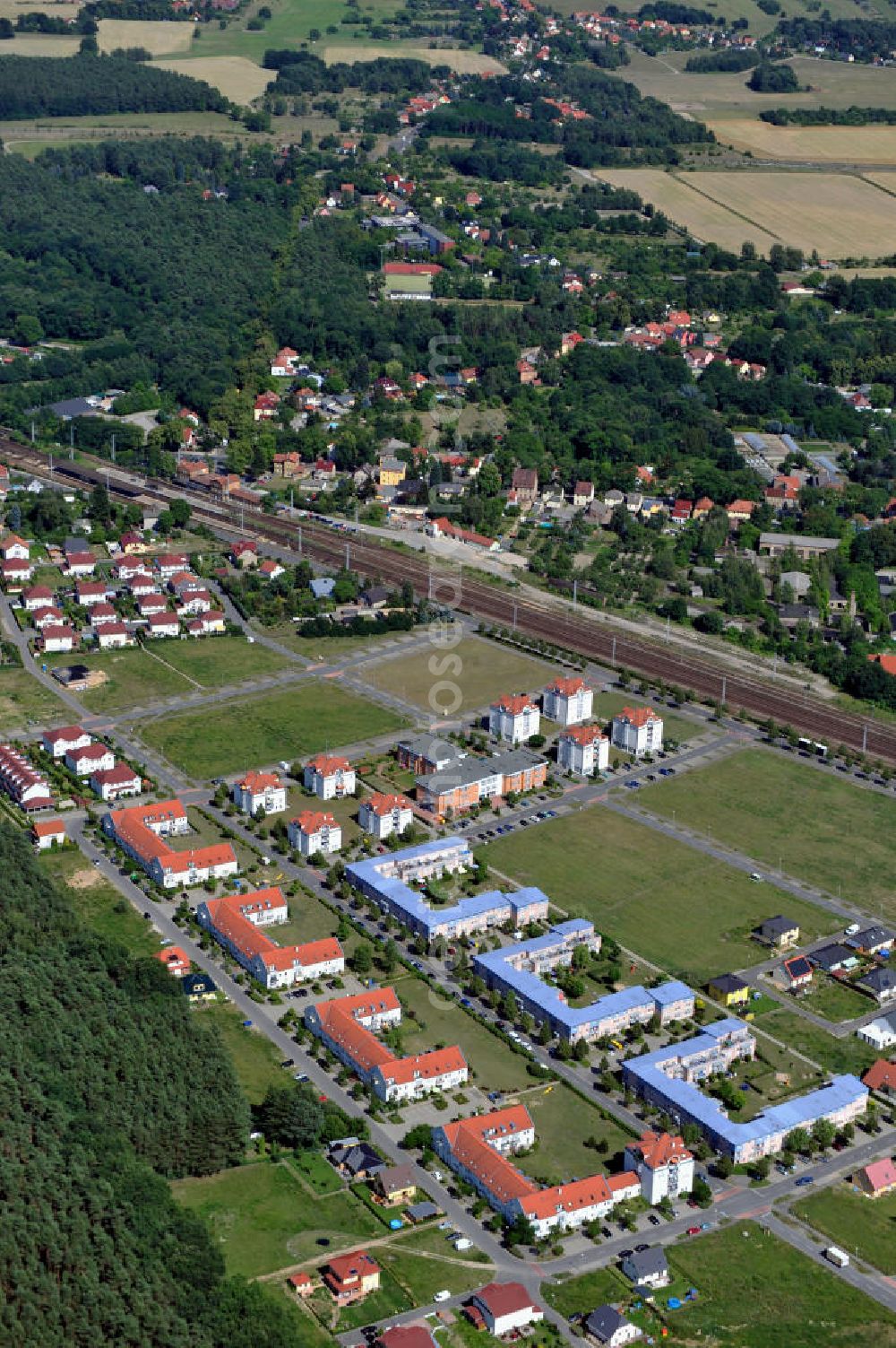 Aerial photograph Michendorf - Das Wohngebiet Bahnstraße in Michendorf. Housing area Bahnstrasse in Michendorf.