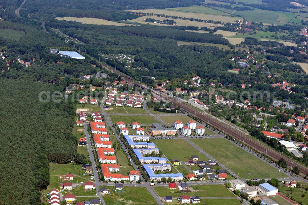 Aerial image Michendorf - Das Wohngebiet Bahnstraße in Michendorf. Housing area Bahnstrasse in Michendorf.