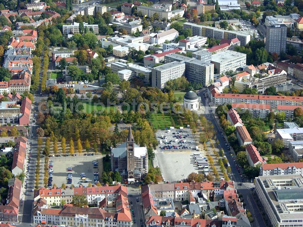 Aerial photograph Potsdam - 07.10.2004 Blick auf den Bassinplatz und dem Wohngebiet im Holländischen Viertel von Potsdam.