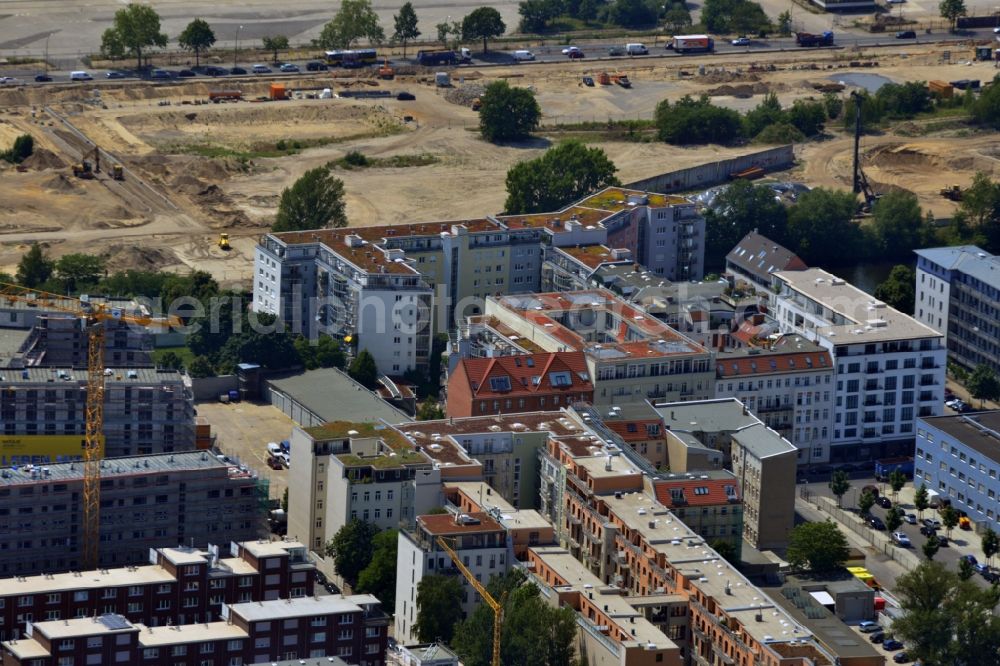 Aerial photograph Berlin - Residential area in front of a construction area. The area will be covered with buildings in the context of the development area Europacity along the Heidestrasse