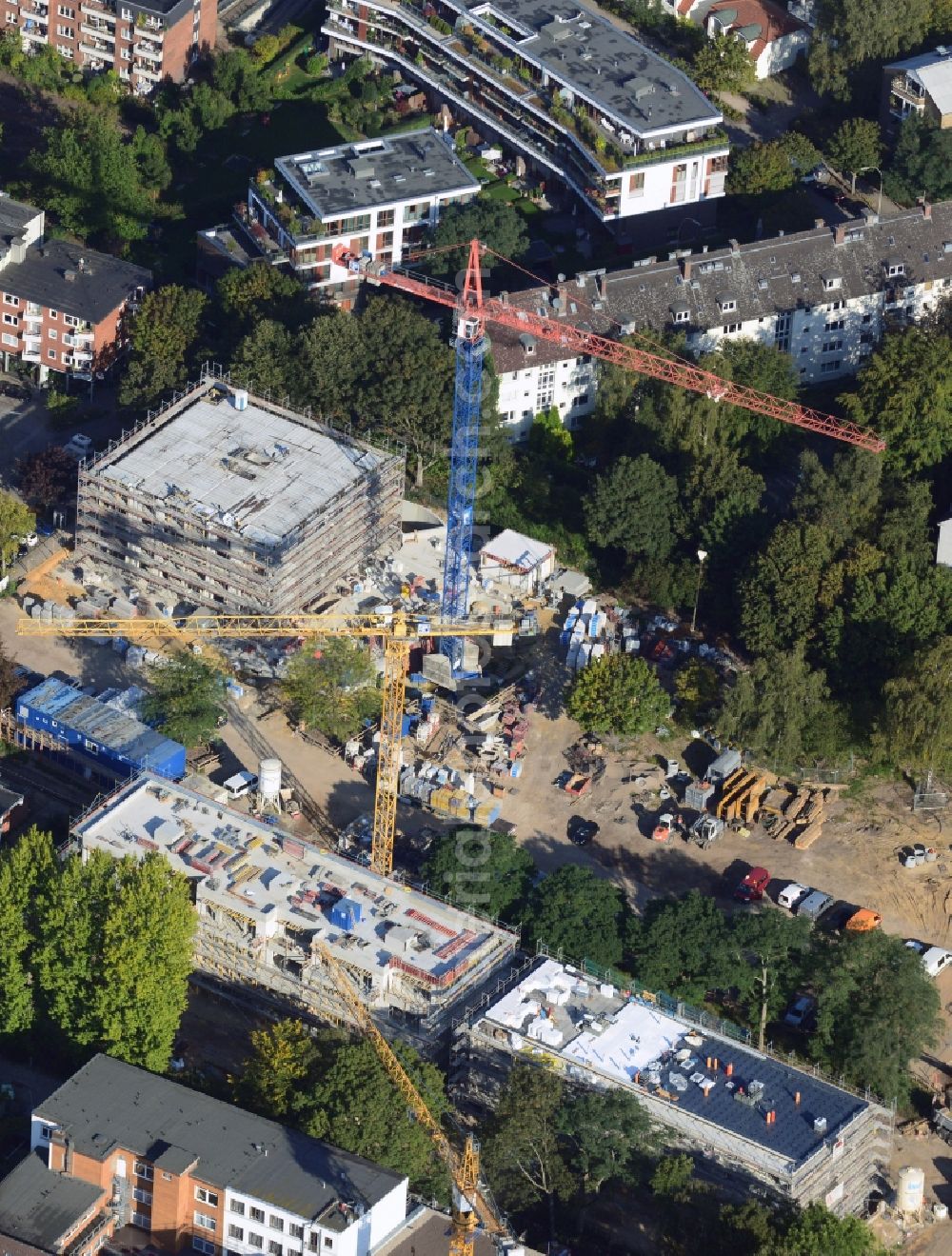 Hamburg from the bird's eye view: Residential area with building site at the Schroederstrasse in Hohenfelde district in Hamburg