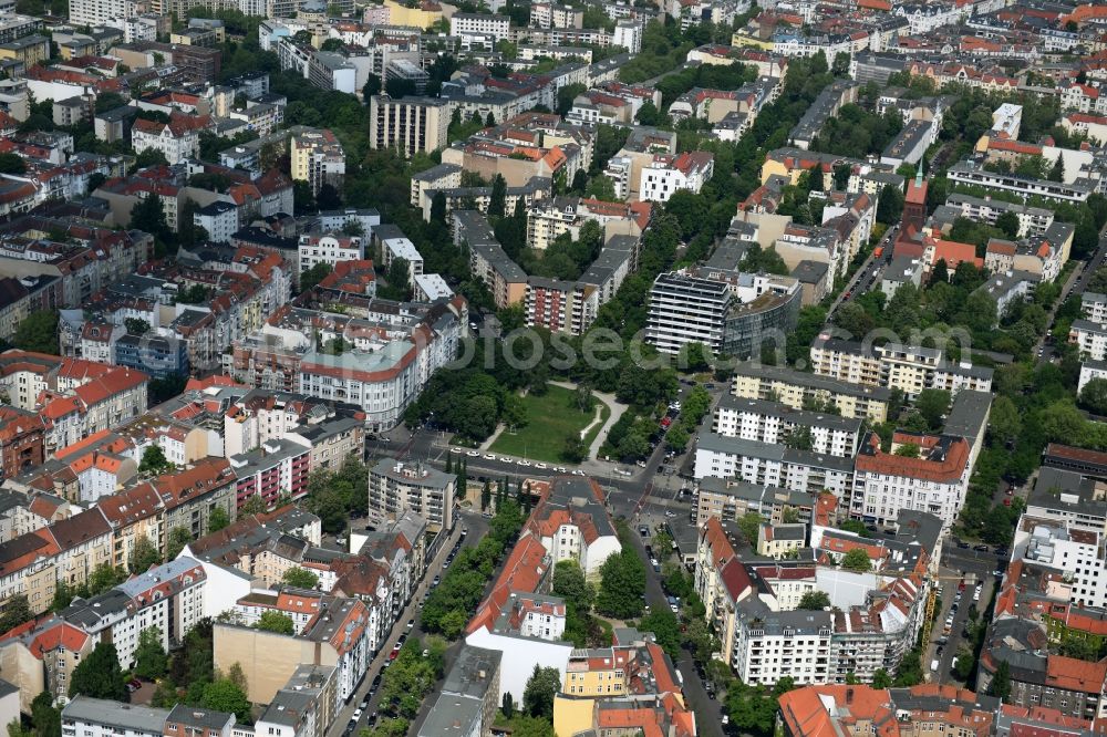 Aerial photograph Berlin - Residential area Byerischer Platz in the district Schoeneberg in Berlin, Germany