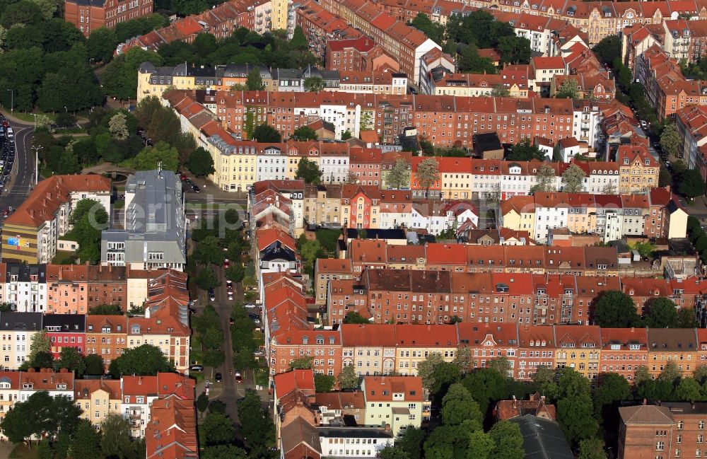 Erfurt from the bird's eye view: The Bebelstraße with their multi-family homes located in the Johannes suburb of Erfurt in Thuringia. It is crossed by the Rosa Luxemburg Street and Mehring Street and ends at the Magdeburg Avenue