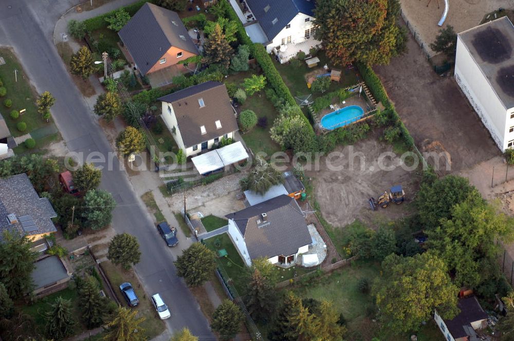 Aerial image Berlin - Blick auf die Wohngegend an der Bergedorfer Straße 88 in 12621 BERLIN Kaulsdorf-Süd