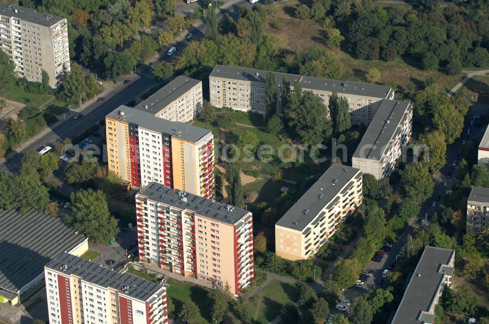 Aerial image Berlin - Blick auf das Wohngebiet Berlin-Buch mit Mehrfamilienhäusern / Plattenbauten an der Franz-Schmidt-Straße und Groscurthstraße.