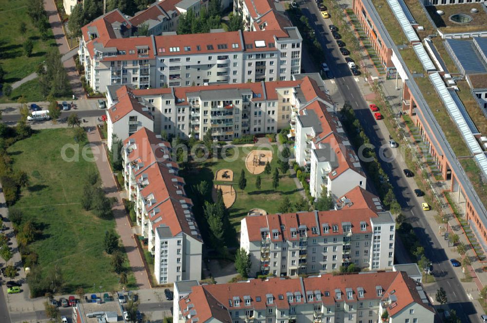 Berlin from above - Blick auf Mehrfamilienhäuser an der Achillesstraße Ecke Münchehagenstraße und Forkenzeile in Karow.