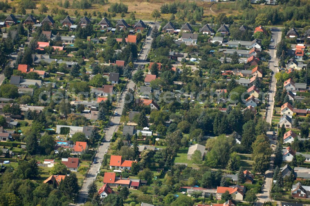 Aerial image Berlin - Blick auf Mehrfamilienhäuser an der Bohrerzeile, Bucher Chaussee, Haduweg und Nerthusweg in Karow.