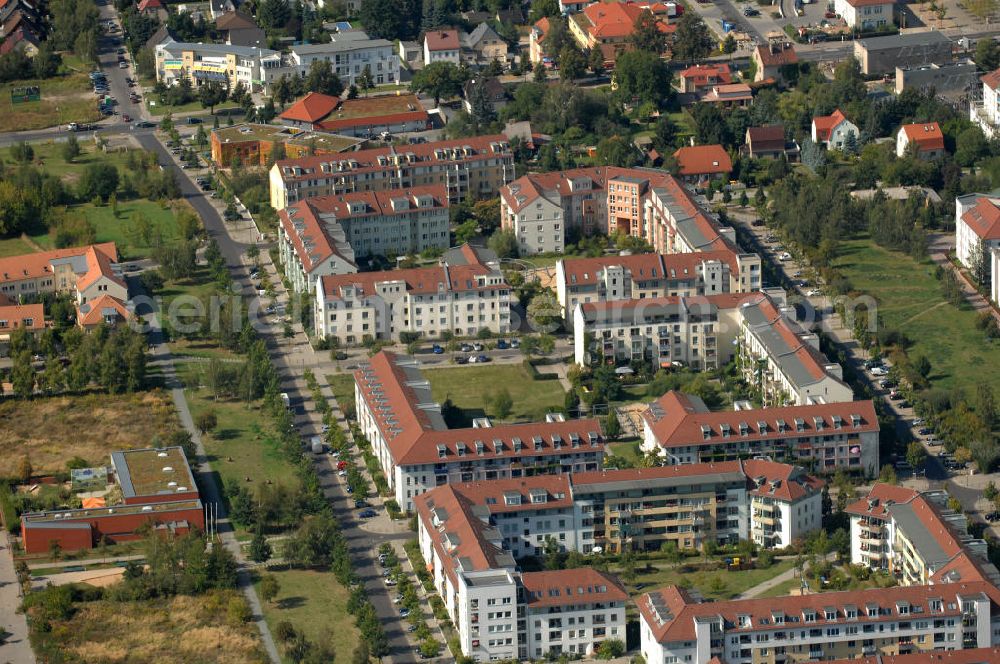 Aerial image Berlin - Blick auf Mehrfamilienhäuser an der Münchehagenstraße Ecke Hofzeichendamm Ecke Strömannstraße in Karow.