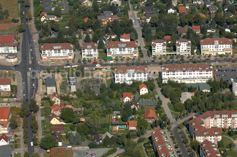 Aerial photograph Berlin - Blick auf Einfamilienhäuser und Mehrfamilienhäuser an der Bucher Chaussee Ecke Zum Kappgraben Ecke Strömannstraße Ecke Achillesstraße in Karow.