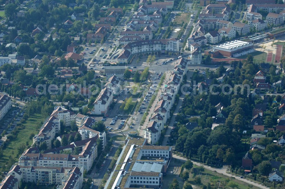 Aerial photograph Berlin - Blick auf das Wohngebiet Berlin-Karow mit Einfamilienhäusern und Mehrfamilienhäusern zwischen der Straße Zum Kappgraben, Alt Karow, Ingwäonenweg und der Straße 70.