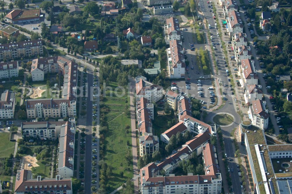 Berlin from the bird's eye view: Blick auf das Wohngebiet Berlin-Karow mit Einfamilienhäusern und Mehrfamilienhäusern zwischen der Straße Zum Kappgraben, Alt Karow, Ingwäonenweg und der Straße 70.