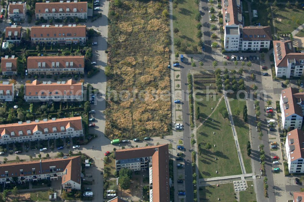 Berlin from above - Blick auf das Wohngebiet Berlin-Karow mit Einfamilienhäusern und Mehrfamilienhäusern zwischen der Straße Zum Kappgraben, Alt Karow, Ingwäonenweg und der Straße 70.