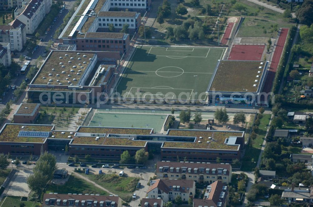 Berlin from above - Blick auf die Schule am Hohen Feld und die Robert-Havemann-Schule an der Achillesstraße in Karow.