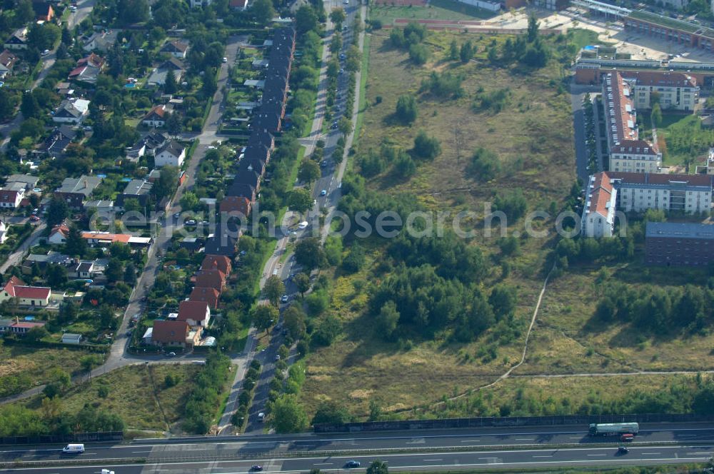 Aerial image Berlin - Blick auf Einfamilienhäuser in Berlin-Karow zwischen Siedlungsring, Bucher Chaussee und Zum Kappgraben.